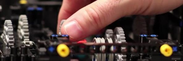 ‘s Werelds oudste computer, gemaakt van Lego