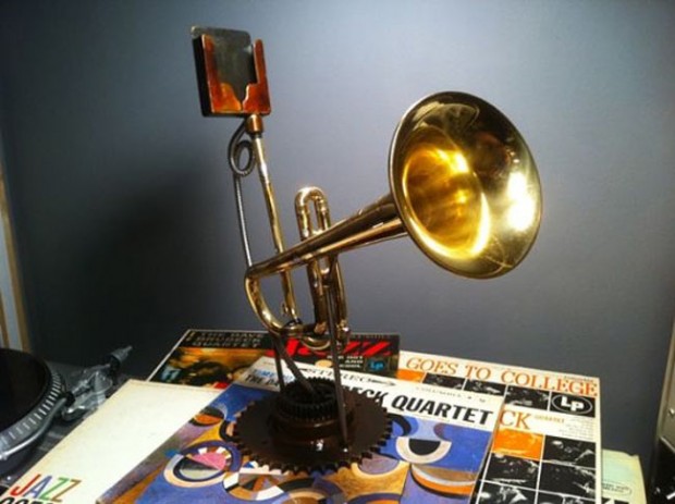 iPhone speaker is gemaakt van een trompet