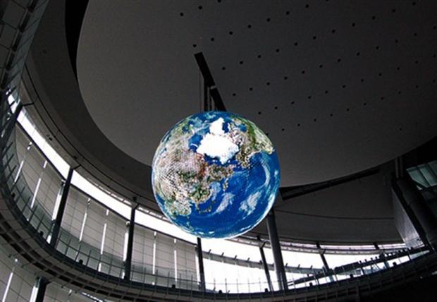 Globe van OLED-schermen