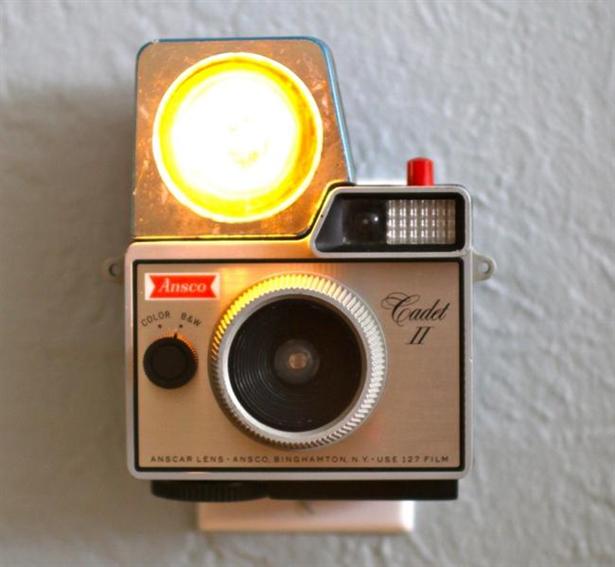 Nachtlampjes gemaakt van vintage camera’s