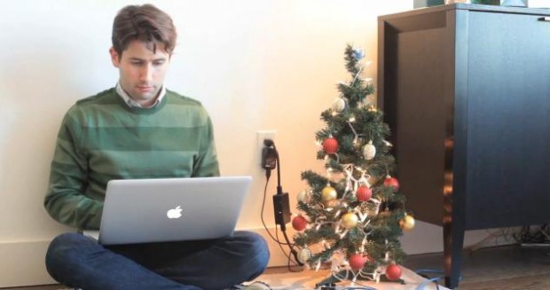Kerstboom geeft licht als er email binnenkomt