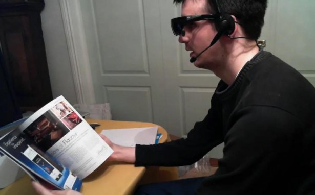 Man maakt eigen augmented reality bril
