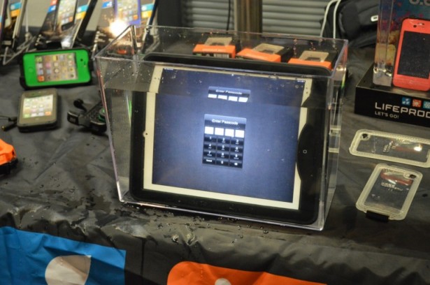 Deze iPad case maakt je tablet waterdicht