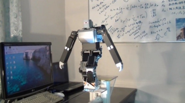 Deze robot kan koorddansen