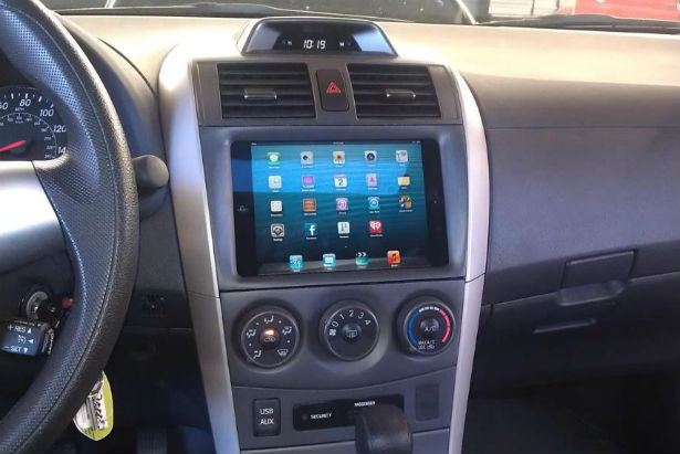 Bouw een iPad Mini in je auto