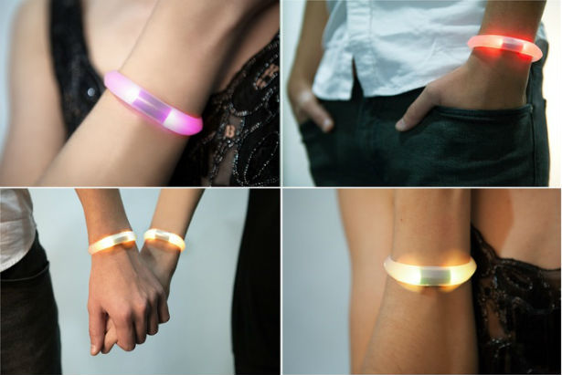 Embrace+ armband licht op wanneer je een bericht krijgt