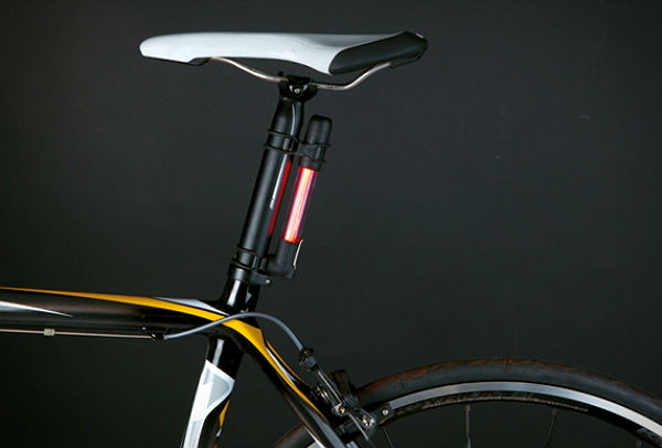 Fietspomp en fietslamp in één