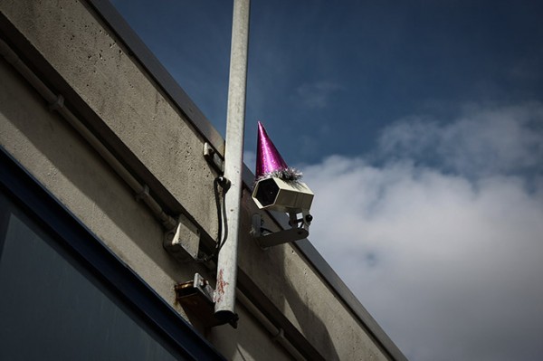 Camera’s met hoedjes ter gelegenheid van Orwell’s verjaardag