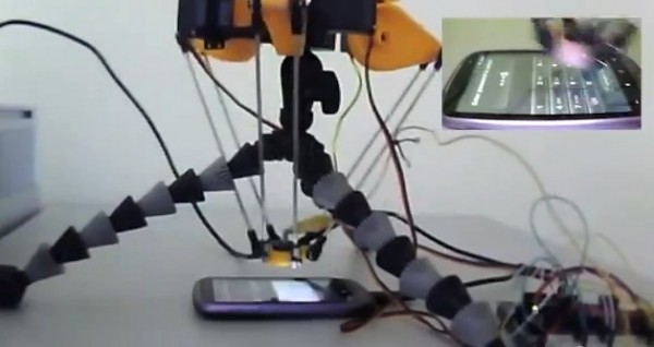 Let op! Deze robot kraakt smartphones