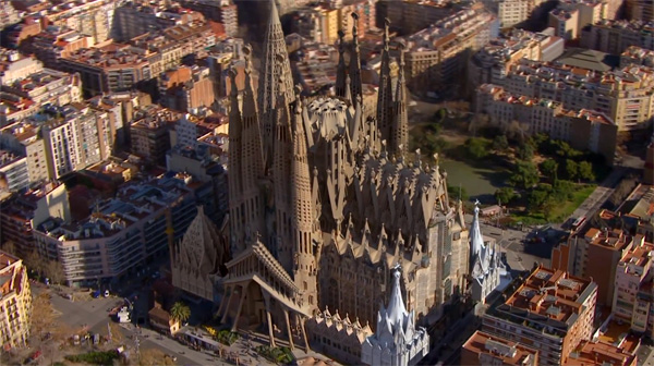 De Sagrada Família, voltooid met behulp van CGI