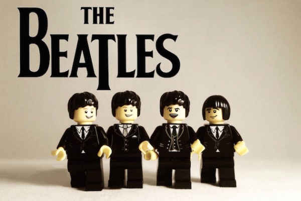 Iconische bands nagemaakt met LEGO