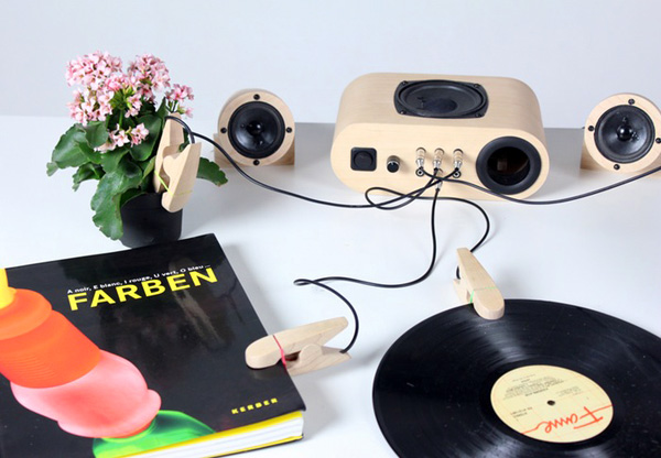 Sound Pegs: planten, boeken en meubels als muziekinstrument