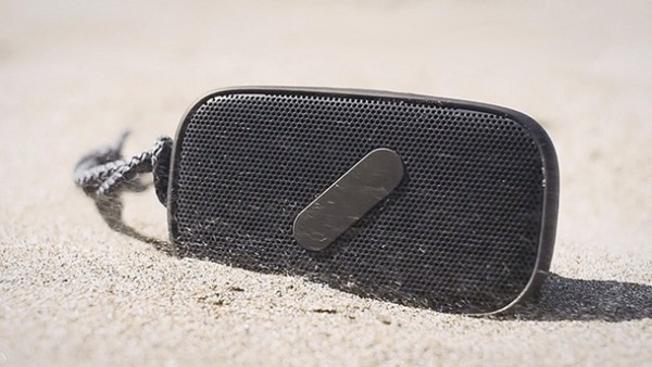 NudeAudio Super M: compacte zand- en waterdichte Bluetooth-speaker
