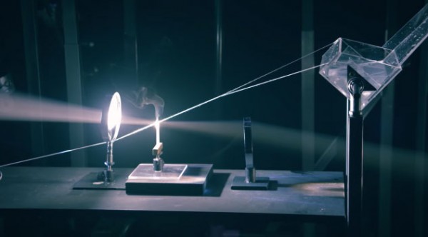 Wow! Een Rube Goldberg machine die werkt op een lichtstraal