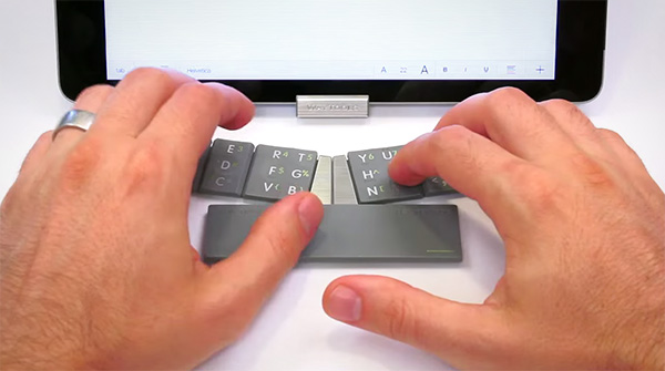 gebruiker College dood gaan Nooit meer op een touchscreen typen dankzij het magnetische TextBlade  toetsenbord - Freshgadgets.nl