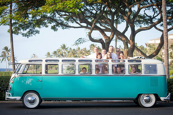 Te gek: een verlengd Volkswagenbusje voor twaalf personen