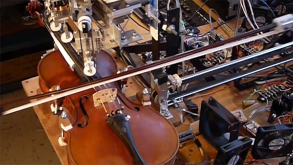 Ro-Bow: de robot die zeer aardig viool kan spelen