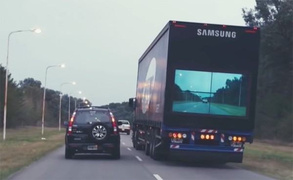 Samsung ontwikkelt een vrachtwagen waar je doorheen kunt kijken