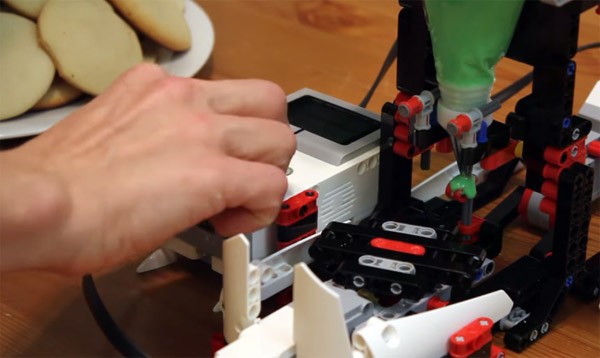 Zo bouw je zelf een 3D-glazuurmachine van Lego