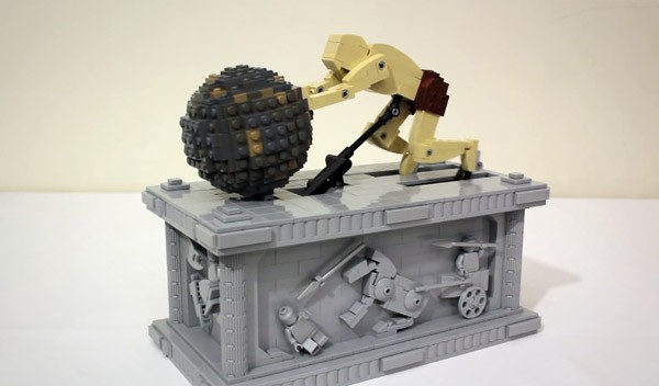 Deze LEGO-machine laat Sisyphos tot in het einde der tijden een rotsblok duwen