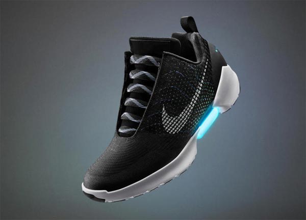 Theoretisch armoede moord Dit zijn de zelfstrikkende schoenen van Nike