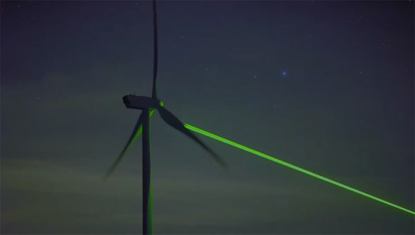Windlicht: Daan Roosegaarde tovert windmolens om tot lichtshow