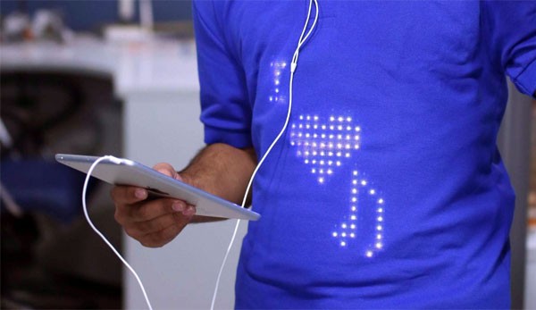 Broadcast Wear: een t-shirt met programmeerbare LEDs