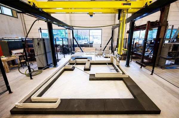 Deze gigantische Eindhovense 3D-printer maakt werk van beton