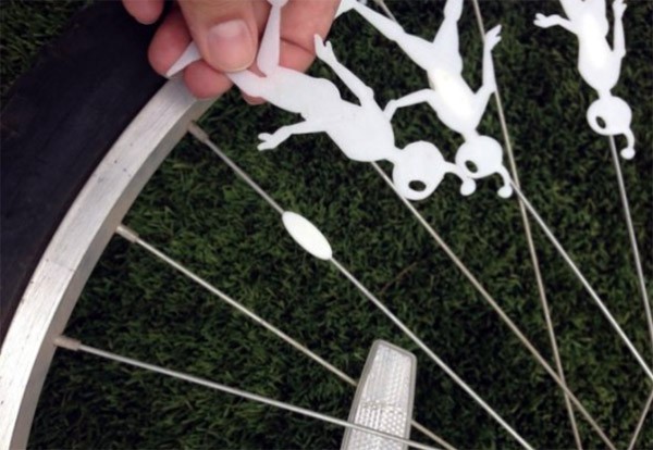 Een zoötroop uit de 3D-printer gemaakt op een fietswiel
