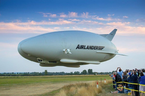 De eerste vlucht van ‘s werelds grootste vliegtuig is een feit