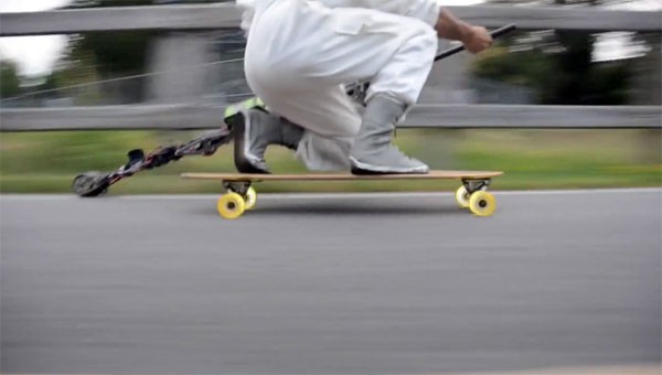 KickStick: een buitenboordmotor voor je skateboard