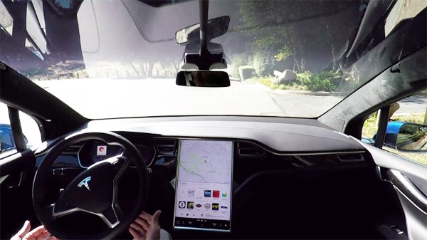 Tesla’s kunnen nu echt helemaal autonoom autorijden