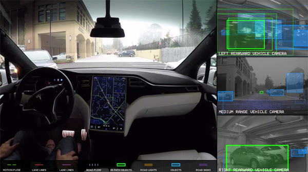 Tesla toont demo van zelfrijdende auto