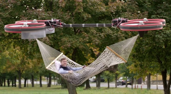 Nederlandse uitvinder bouwt vliegende hangmat