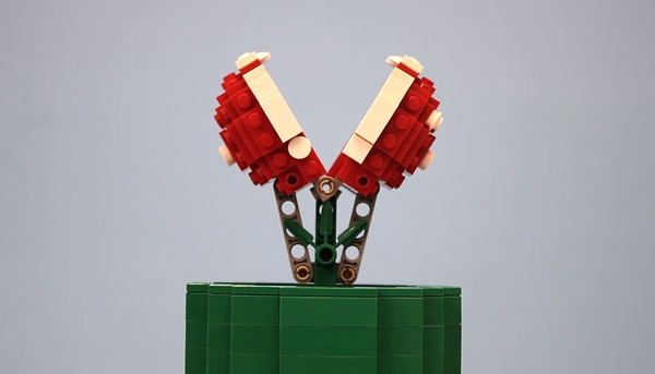 De vleesetende plant uit Mario gemaakt van LEGO