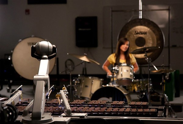 Deze robot improviseert met menselijke muzikanten