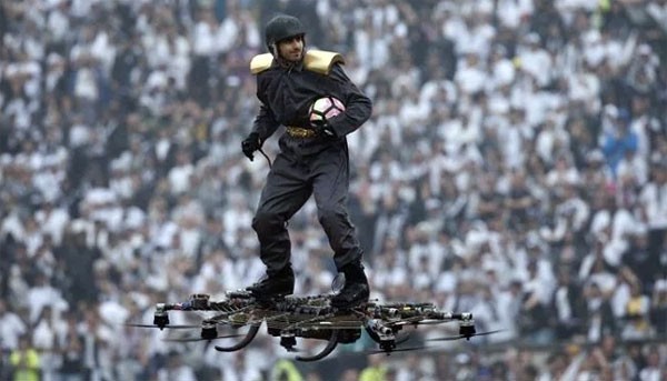 Surfen op een drone voor de Portugese bekerfinale