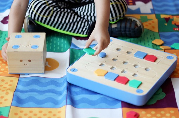 Met Cubetto leren kinderen van jongs af aan programmeren