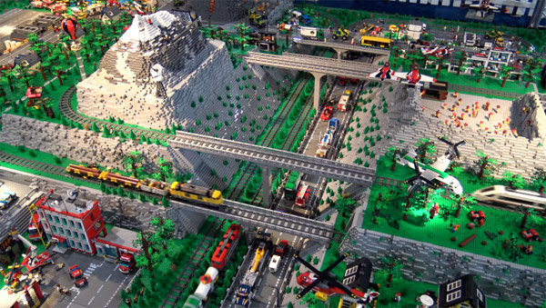 met tijd bedriegen Kudde Kijk mee met de meest indrukwekkende LEGO-trein tot nu toe