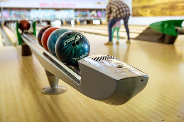 De ingenieuze werking van een bowlingbaan