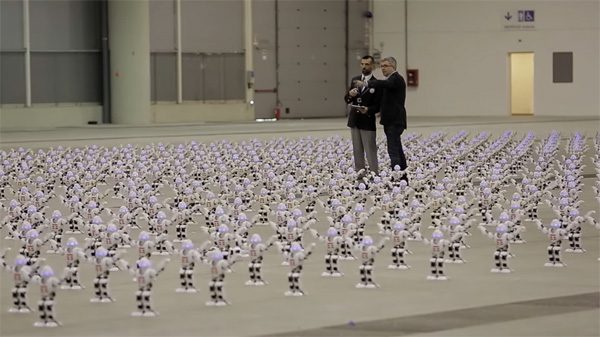 Een nieuw record: 1.372 robots die synchroon dansen