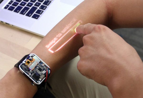 Lumiwatch: een smartwatch die een beeldscherm op je arm projecteert