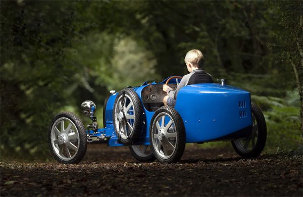 Bugatti Baby II: een peperdure elektrische auto voor kinderen